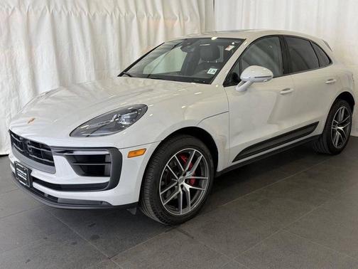 Chalk 2023 Porsche Macan