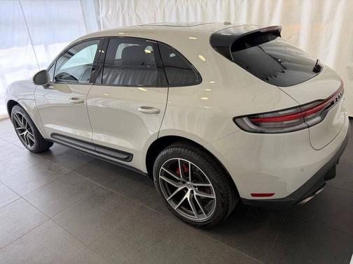 Chalk 2023 Porsche Macan