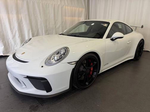 Carrara White Metallic 2018 Porsche 911