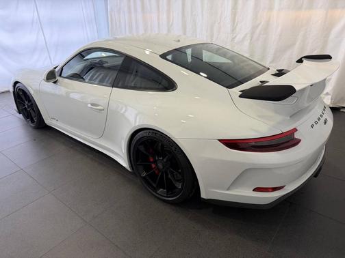 Carrara White Metallic 2018 Porsche 911