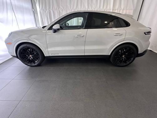 2025 Porsche Cayenne 