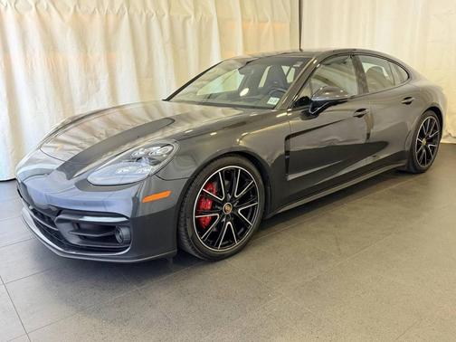Volcano Grey Metallic 2023 Porsche Panamera