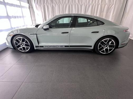 2025 Porsche Taycan 