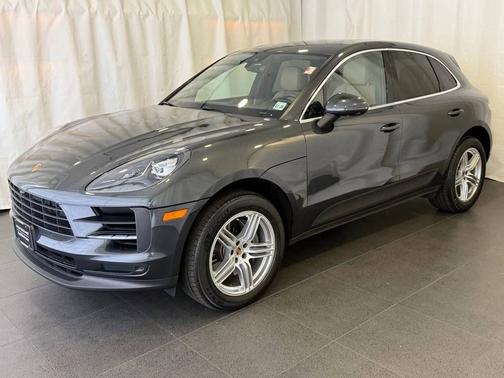 Vulcano Gray Metallic 2021 Porsche Macan