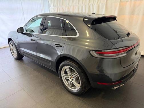 Vulcano Gray Metallic 2021 Porsche Macan