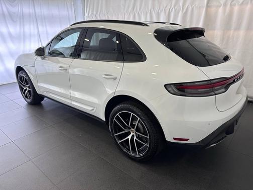 2025 Porsche Macan 