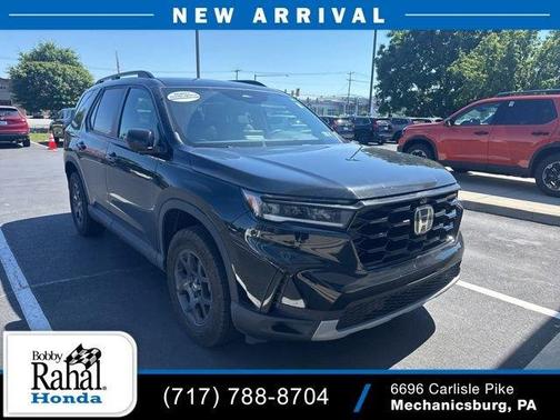 Crystal Black Pearl 2025 Honda Pilot TrailSport