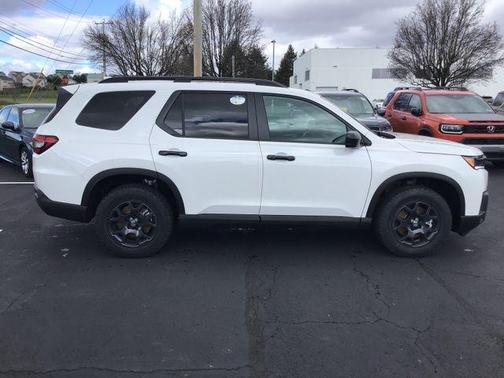 Platinum White 2026 Honda Pilot TrailSport