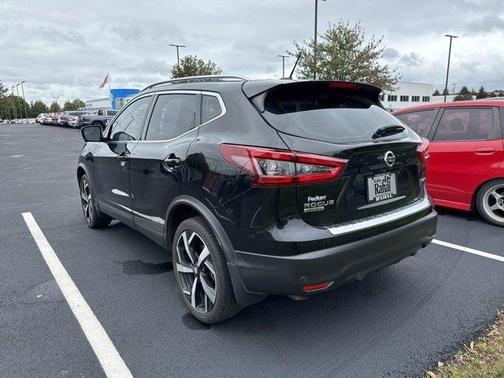 2022 Nissan Rogue Sport SL