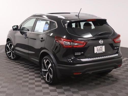 2022 Nissan Rogue Sport SL