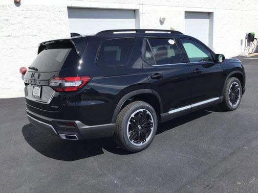 Crystal Black 2026 Honda Pilot Touring