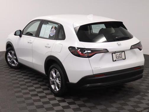 Platinum White Pearl 2023 Honda HR-V LX