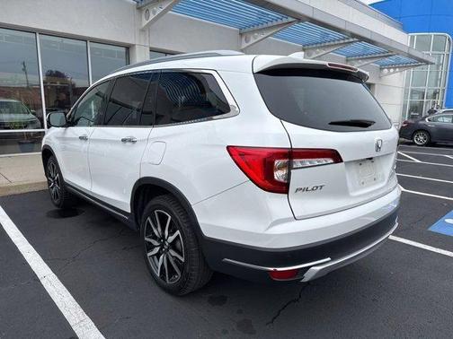 2022 Honda Pilot Touring 7-Passenger