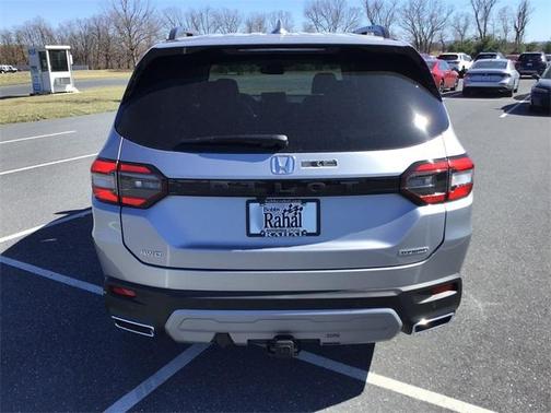 2025 Honda Pilot Sport
