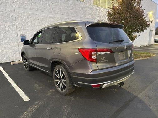 2022 Honda Pilot Touring 8-Passenger