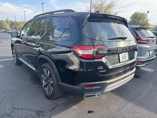 Black 2024 Honda Pilot Touring