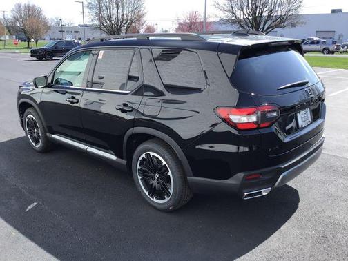 Crystal Black 2026 Honda Pilot Touring