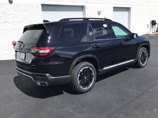 Crystal Black 2026 Honda Pilot Touring