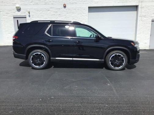 Crystal Black 2026 Honda Pilot Touring