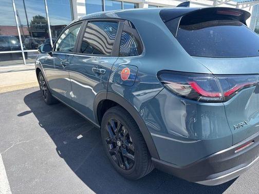 Pearl 2024 Honda HR-V Sport