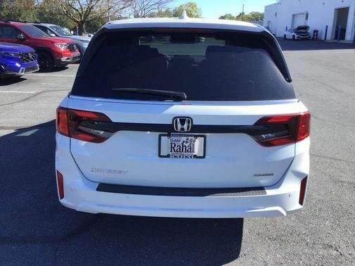 Platinum White 2026 Honda Odyssey Touring
