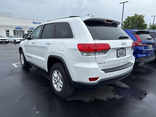 Bright White Clearcoat 2018 Jeep Grand Cherokee Laredo