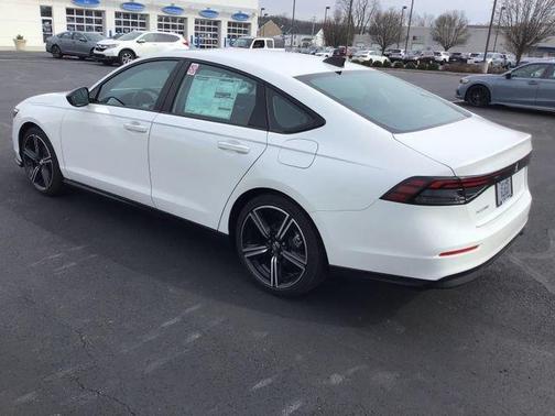 Platinum White 2026 Honda Accord SE