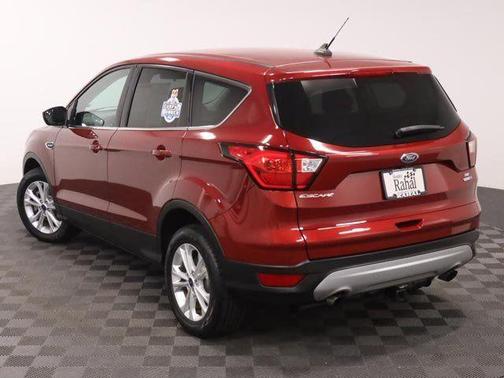 Ruby Red Metallic Tinted Clearcoat 2019 Ford Escape SE