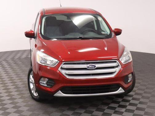 Ruby Red Metallic Tinted Clearcoat 2019 Ford Escape SE