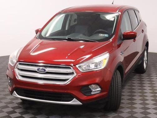 Ruby Red Metallic Tinted Clearcoat 2019 Ford Escape SE