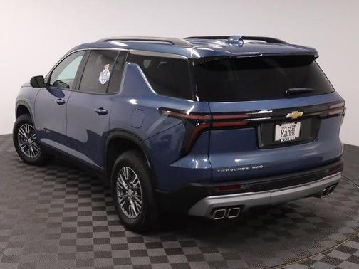 Lakeshore Blue Metallic 2025 Chevrolet Traverse LT