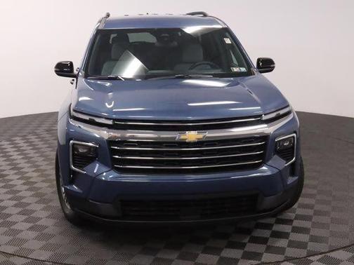 Lakeshore Blue Metallic 2025 Chevrolet Traverse LT
