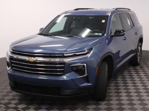 Lakeshore Blue Metallic 2025 Chevrolet Traverse LT
