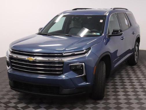 Lakeshore Blue Metallic 2025 Chevrolet Traverse LT