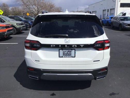 Platinum White 2026 Honda Pilot Touring