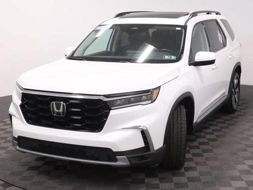 Platinum White Pearl 2023 Honda Pilot Touring
