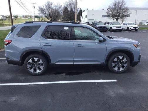 Sonic Gray Pearl 2026 Honda Pilot Elite