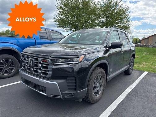 Crystal Black Pearl 2026 Honda Pilot TrailSport