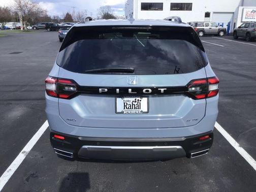 Sonic Gray Pearl 2026 Honda Pilot Elite