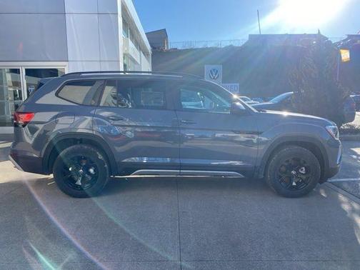 Pure Gray 2026 Volkswagen Atlas Peak Edition