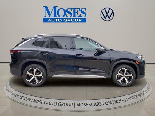 deep black pearl 2026 Volkswagen Tiguan 2.0T SE