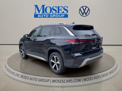 deep black pearl 2026 Volkswagen Tiguan 2.0T SE