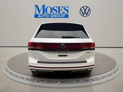 Opal White Pearl 2026 Volkswagen Atlas Peak Edition