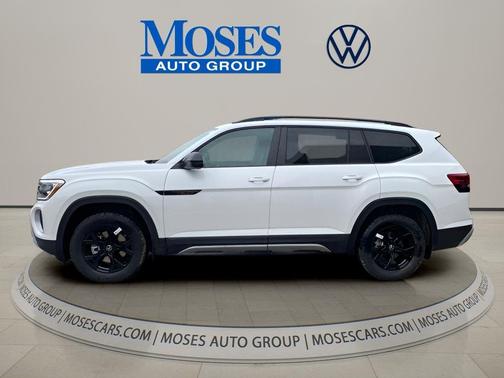 Opal White Pearl 2026 Volkswagen Atlas Peak Edition