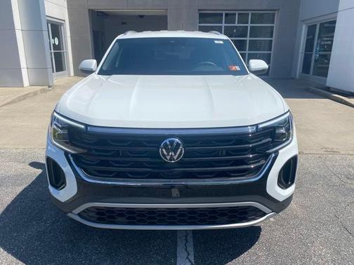 2025 Volkswagen Atlas Cross Sport 2.0T SE w/Technology 4MOTION