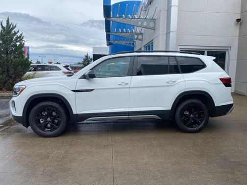 2025 Volkswagen Atlas 2.0T Peak Edition