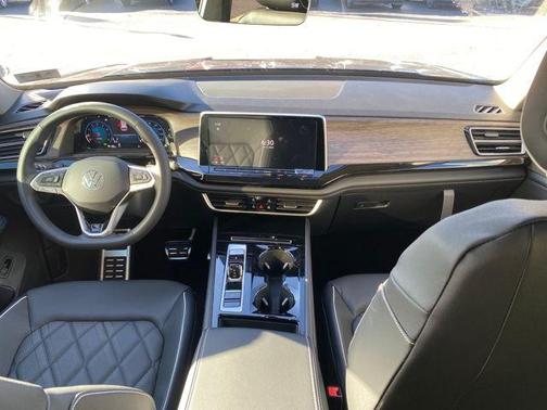 2026 Volkswagen Atlas 2.0T SEL Premium R-Line 4MOTION