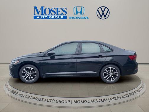 Deep Black Pearl 2026 Volkswagen Jetta 1.4T S