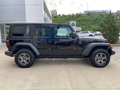 2022 Jeep Wrangler Unlimited Sport
