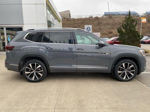 pure gray 2026 Volkswagen Atlas 2.0T SEL Premium R-Line 4MOTION